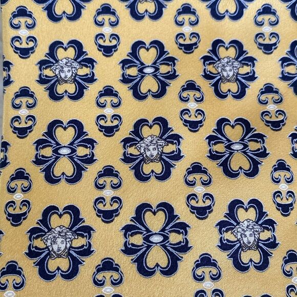 Versace 100% Silk Medusa Monogram Tie - Picture 4 of 10